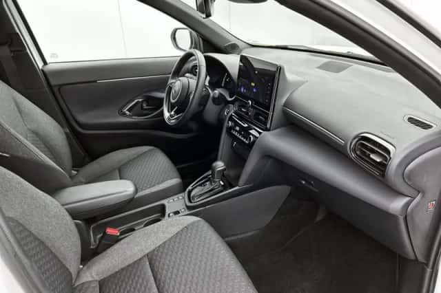 Toyota Yaris Cross (2024) thumbnail 6
