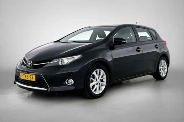 Toyota Auris (2014) thumbnail 1