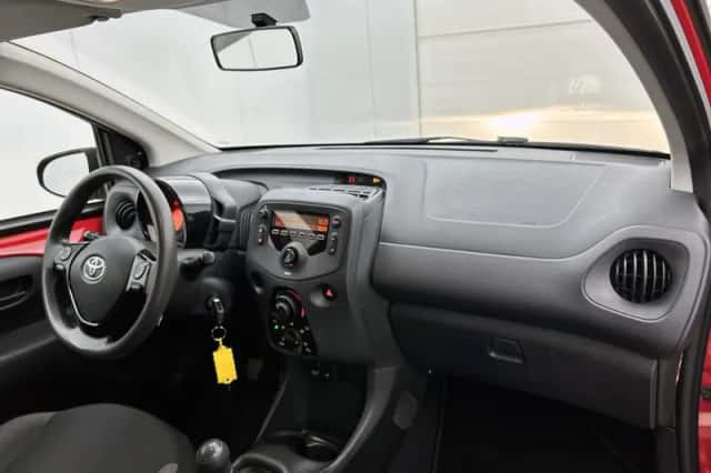 Toyota Aygo (2018) thumbnail 6