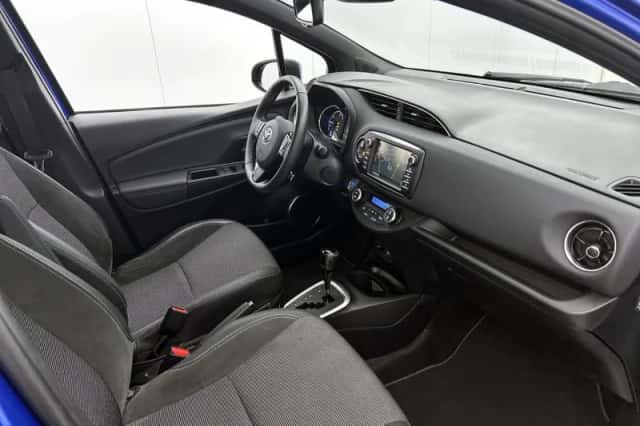 Toyota Yaris (2017) thumbnail 6