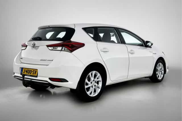 Toyota Auris (2017) thumbnail 2
