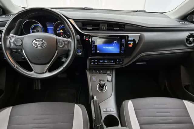 Toyota Auris (2017) thumbnail 4