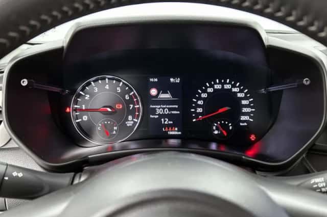 Suzuki Swift (2025) thumbnail 5