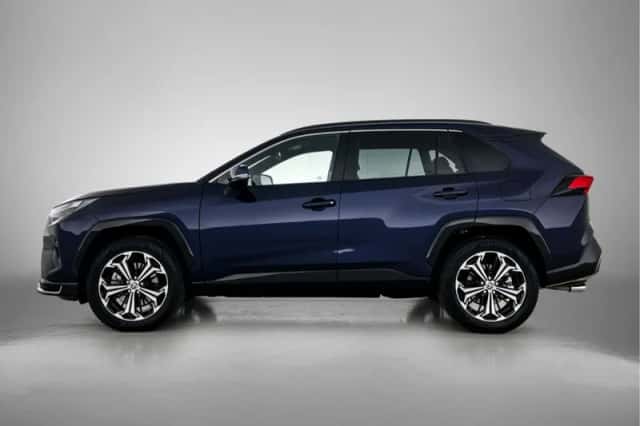 Toyota RAV4 (2025) thumbnail 3