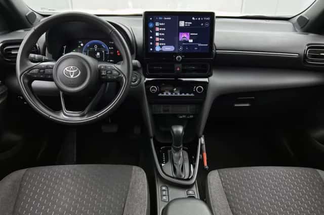 Toyota Yaris Cross (2025) thumbnail 4