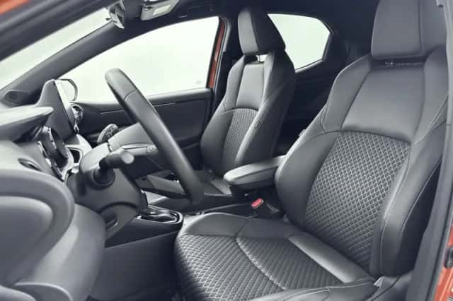 Toyota Yaris (2023) thumbnail 4