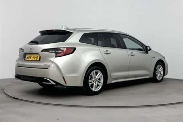 Suzuki Swace (2023) thumbnail 2