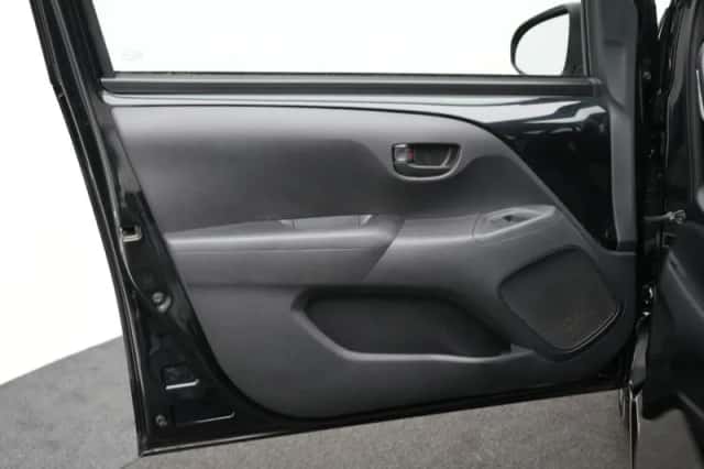 Toyota Aygo (2015) thumbnail 6