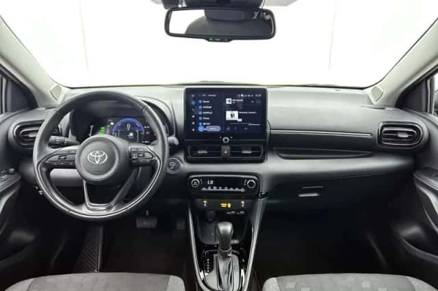 Toyota Yaris (2025) thumbnail 4