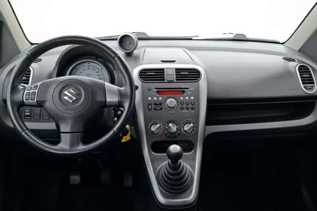 Suzuki Splash (2011) thumbnail 5