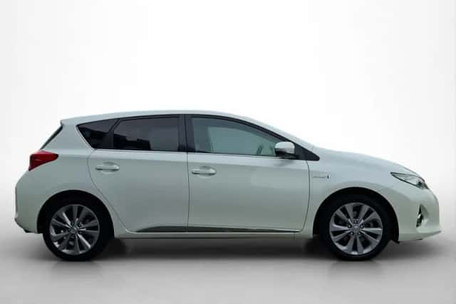 Toyota Auris (2013) thumbnail 4