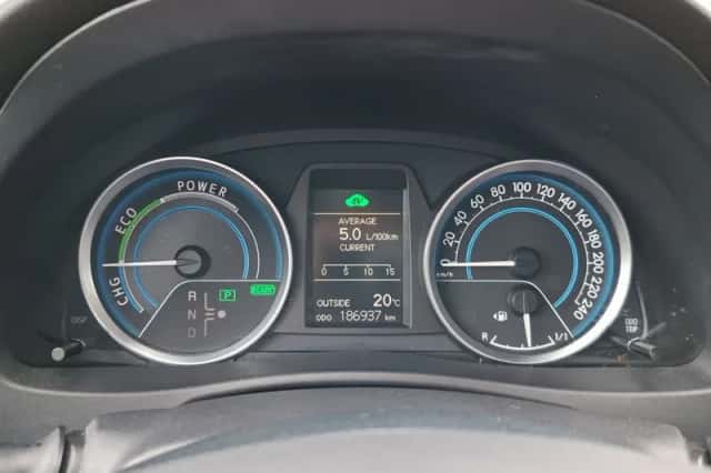 Toyota Auris (2013) thumbnail 6