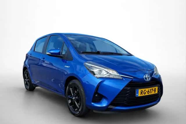 Toyota Yaris (2017) thumbnail 3