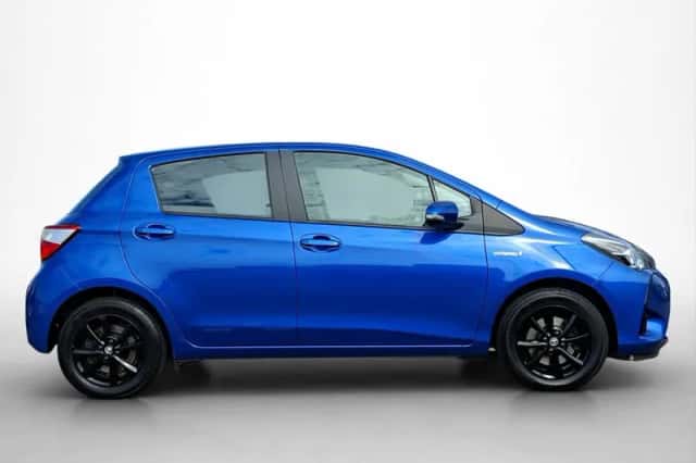 Toyota Yaris (2017) thumbnail 4