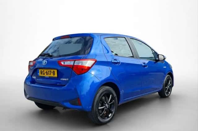 Toyota Yaris (2017) thumbnail 5