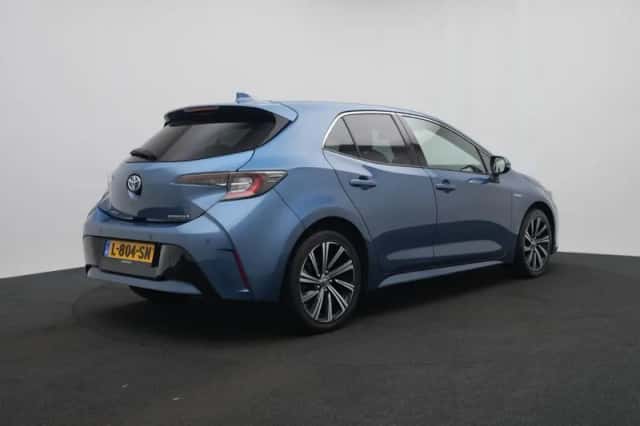 Toyota Corolla (2021) thumbnail 2