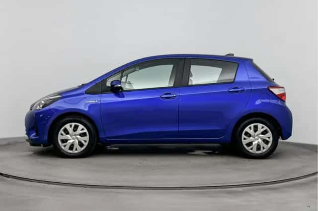 Toyota Yaris (2018) thumbnail 3
