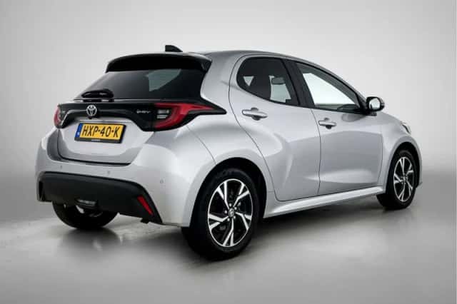 Toyota Yaris (2025) thumbnail 2