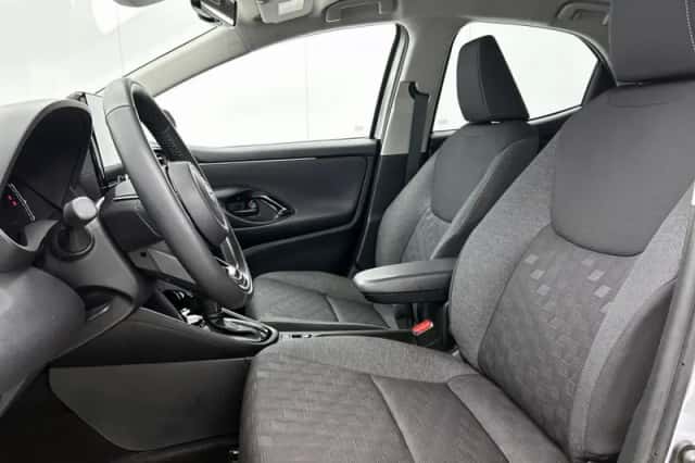 Toyota Yaris (2025) thumbnail 4