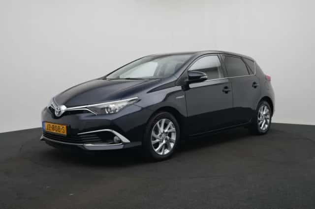 Toyota Auris (2016) thumbnail 1