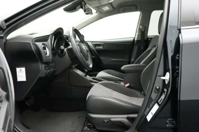 Toyota Auris (2016) thumbnail 6