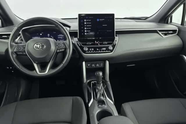 Toyota Corolla Cross (2024) thumbnail 5