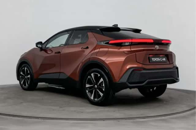 Toyota C-HR (2026) thumbnail 3