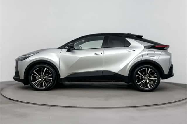 Toyota C-HR (2026) thumbnail 2