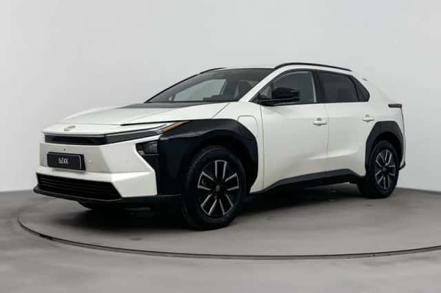 Toyota bZ4X (2026) thumbnail 1