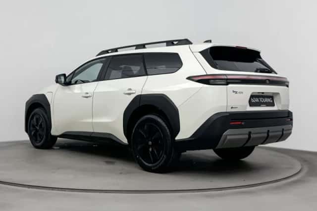 Toyota bZ4X (2026) thumbnail 3
