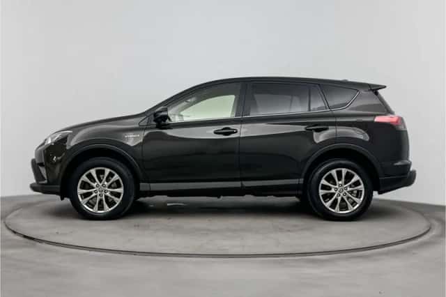 Toyota RAV4 (2016) thumbnail 3
