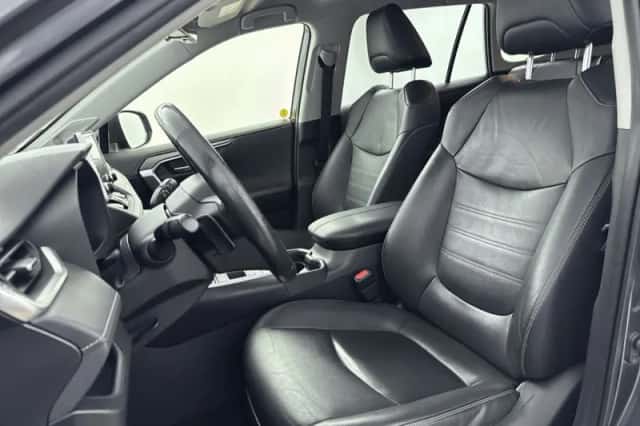 Toyota RAV4 (2019) thumbnail 4