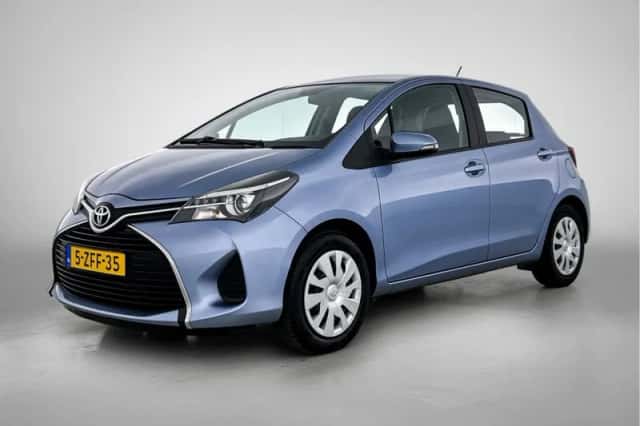 Toyota Yaris (2015) thumbnail 1