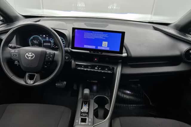Toyota C-HR (2024) thumbnail 5