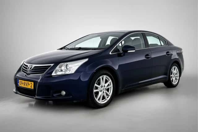 Toyota Avensis (2011) thumbnail 1