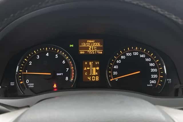 Toyota Avensis (2011) thumbnail 6