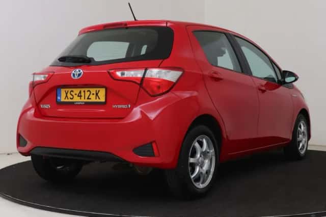 Toyota Yaris (2019) thumbnail 2