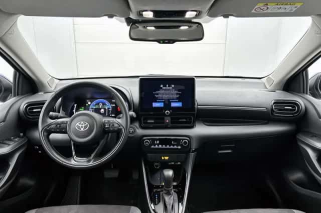 Toyota Yaris (2025) thumbnail 4