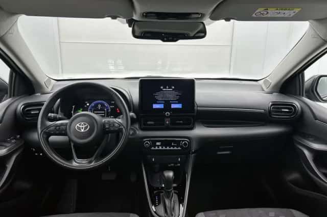 Toyota Yaris (2025) thumbnail 4