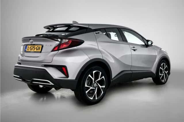 Toyota C-HR (2021) thumbnail 2