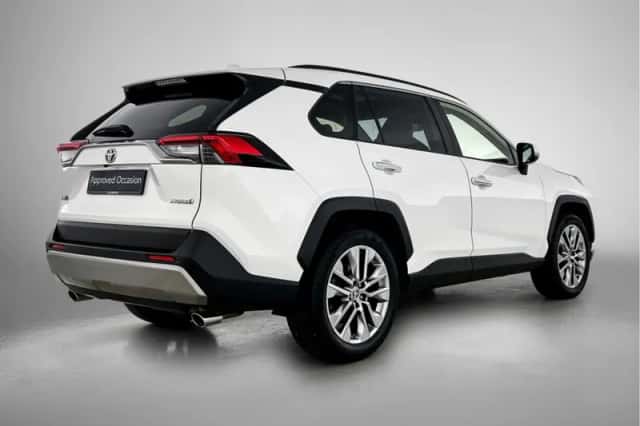 Toyota RAV4 (2022) thumbnail 2