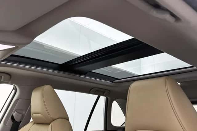 Toyota RAV4 (2022) thumbnail 4