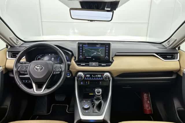 Toyota RAV4 (2022) thumbnail 5