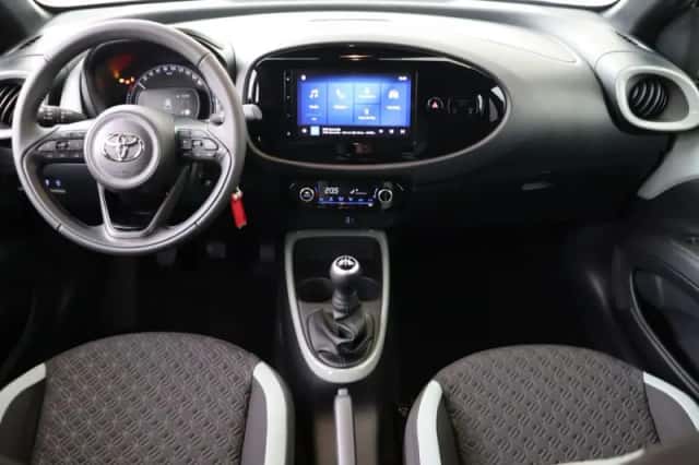 Toyota Aygo (2024) thumbnail 4