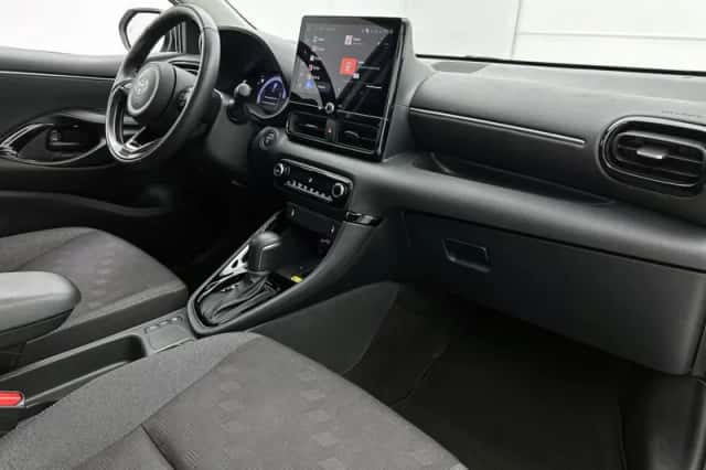 Toyota Yaris (2025) thumbnail 6