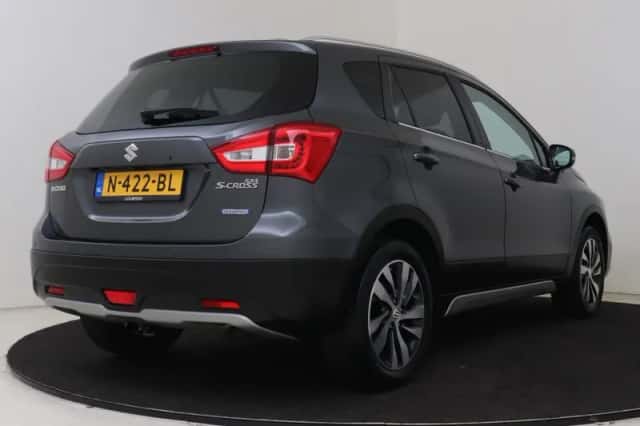 Suzuki S-Cross (2021) thumbnail 2