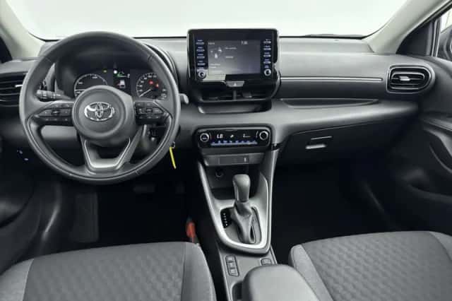 Toyota Yaris (2021) thumbnail 4
