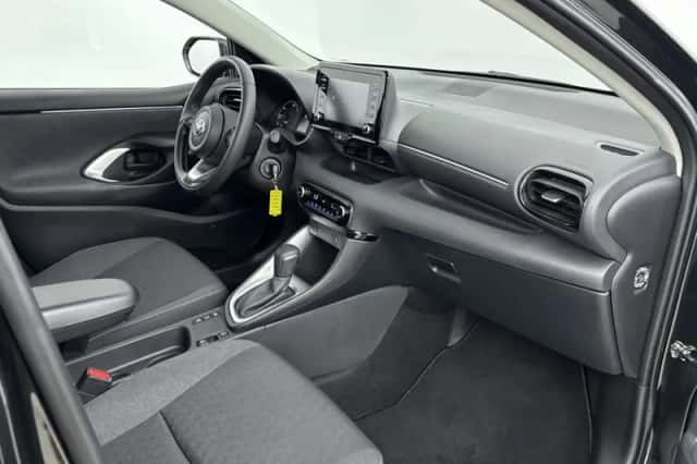 Toyota Yaris (2021) thumbnail 6
