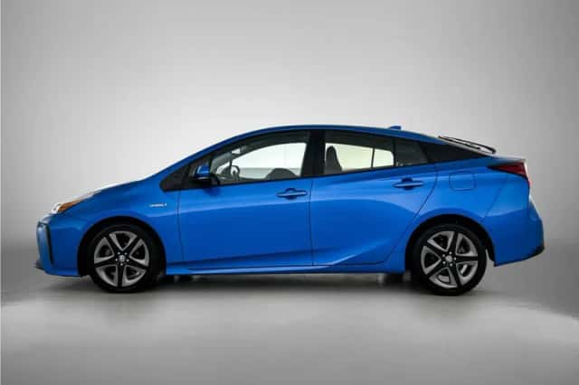 Toyota Prius (2019) thumbnail 3