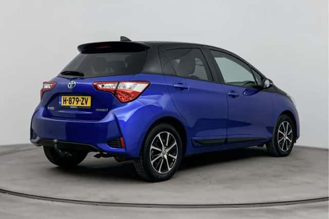 Toyota Yaris (2019) thumbnail 2